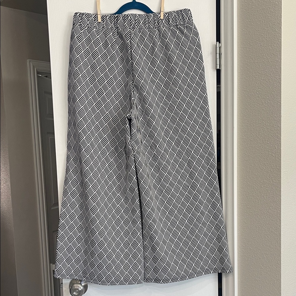 Elegant Geometric Wide Leg Pants - Picture 6 of 8